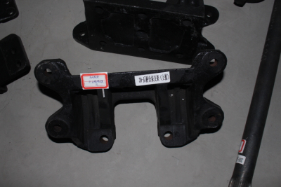 Braket Tahan Lama Untuk Pompa Poros Belakang