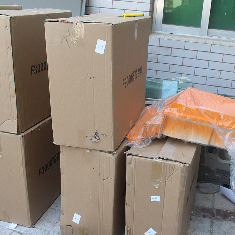 Étape de porte droite de pièces automobiles du Shaanxi.jpg Étape de porte droite de pièces automobiles du Shaanxi.jpg