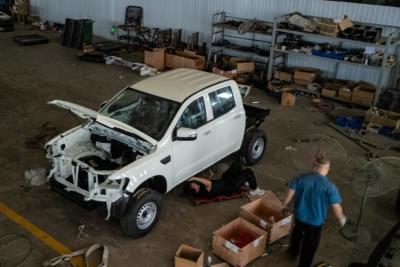 Diesel Four-wheel Drive Pickup Truck Frame Assembly Site