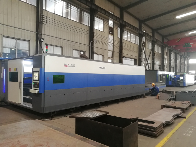 L'introduction et l'utilisation d'équipements à grande échelle ont considérablement amélioré l'efficacité de la production L'introduction et l'utilisation d'équipements à grande échelle ont considérablement amélioré l'efficacité de la production