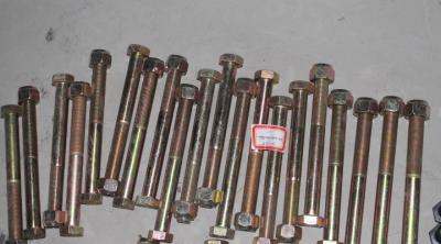 Boulons de tige de poussée inférieure en acier de haute qualité