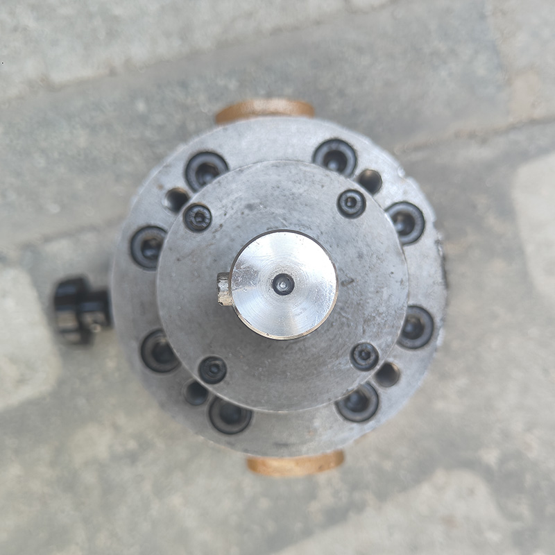 Bomba de pistones axiales