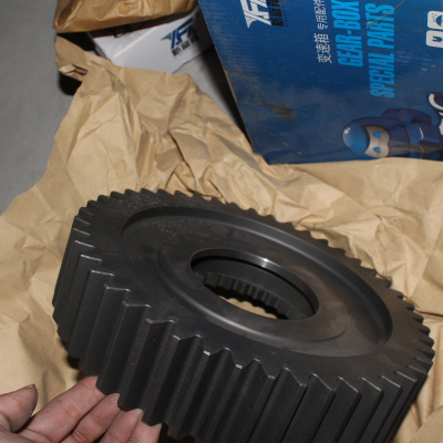 Eixo de engrenagem inferior da caixa auxiliar