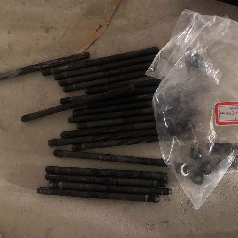 Pernos de culata de acero inoxidable