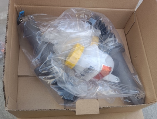 Conjunto de depósito de aceite y cilindro maestro de embrague.jpg Clutch Master Cylinder And Oil Reservoir Assembly.jpg