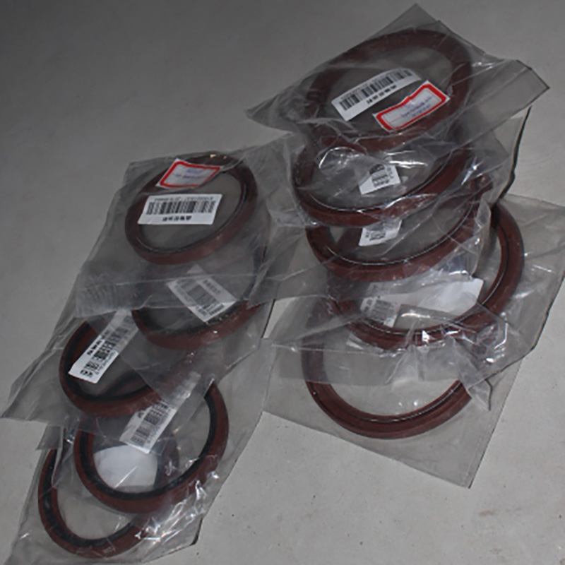 Sello de aceite trasero del cigüeñal.jpg Sello de aceite trasero del cigüeñal.jpg