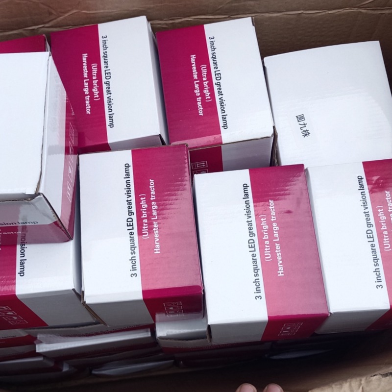 Accessoires DumpTruck Projecteurs de voiture à LED.jpg Accessoires DumpTruck Projecteurs de voiture à LED.jpg