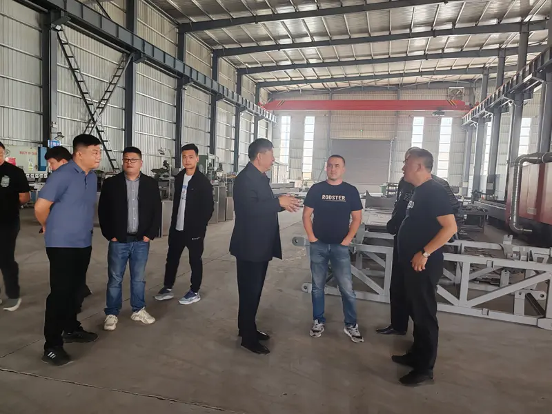 Российская инспекционная миссия приехала в нашу компанию, чтобы посетить и провести экскурсию The Russian Inspection Mission Came to Our Company to Visit and Guide