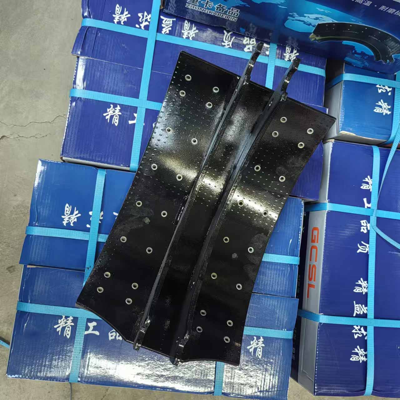 Accessoires voor zware vrachtwagens Rem-ahoe-montage