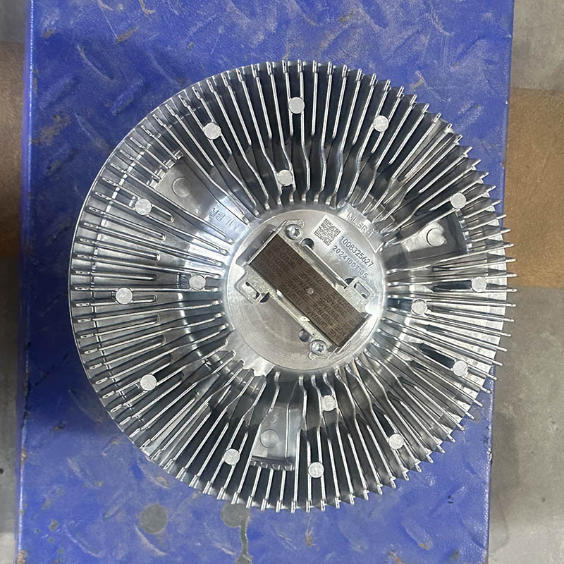 Embrague del ventilador.jpg Embrague del ventilador.jpg