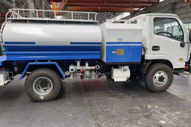 Montaje de prueba in situ de compartimentos de pasajeros terminados.jpg Montaje de prueba in situ de compartimentos de pasajeros terminados.jpg