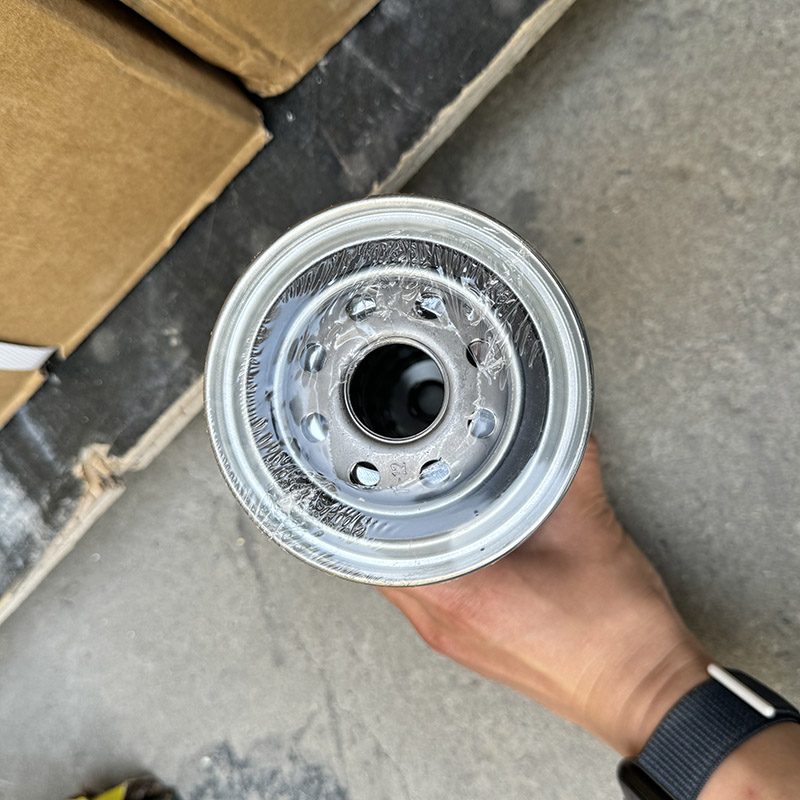 Масляный фильтр Howo VG61000070005.jpg Масляный фильтр Howo VG61000070005.jpg