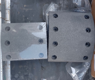 Pastillas de freno de tambor de freno delantero.jpg Pastillas de freno de tambor de freno delantero.jpg