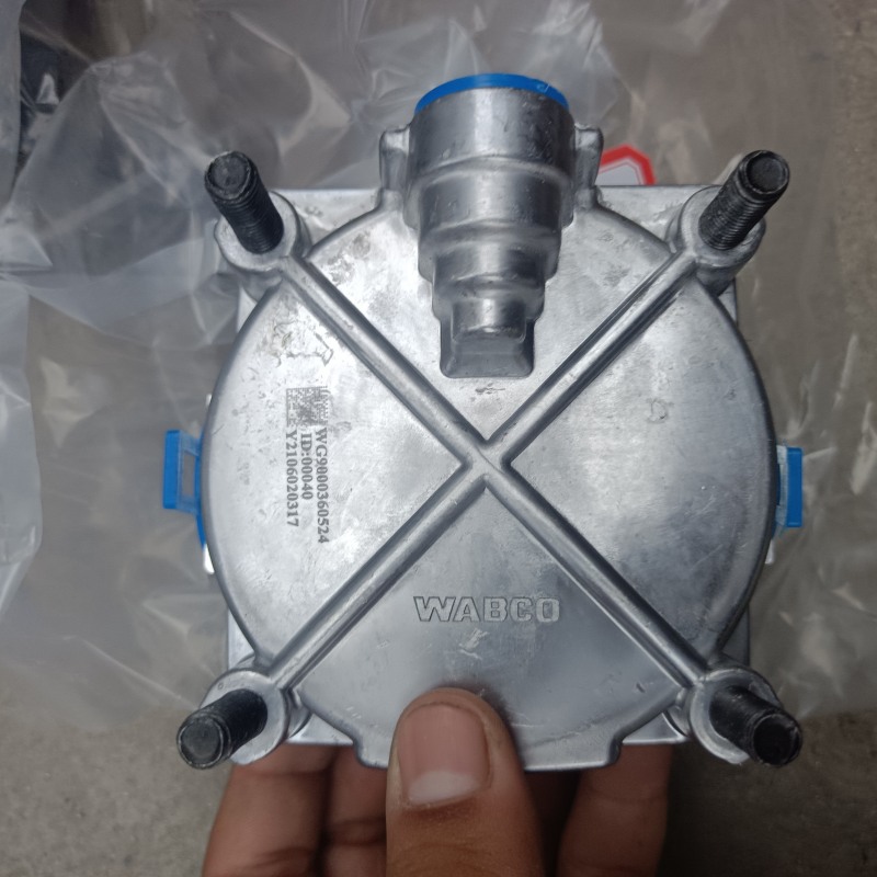 Реле тормозного клапана для самосвала Accessories.jpg Реле тормозного клапана для самосвала Accessories.jpg