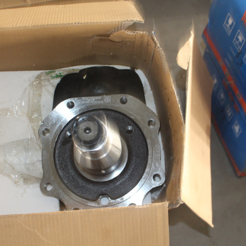 الملحقات مفاصل التوجيه الأمامية (يسار ويمين).jpg الملحقات مفاصل التوجيه الأمامية (يسار ويمين).jpg