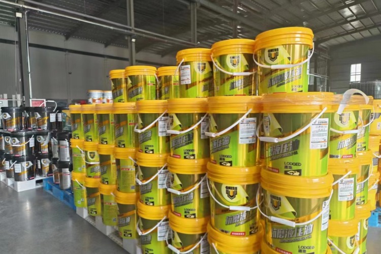 Cuando se envía aceite lubricante, nuestra empresa hará todo lo posible para acelerar sus necesidades.jpg Cuando se envía aceite lubricante, nuestra empresa hará todo lo posible para acelerar sus necesidades.jpg